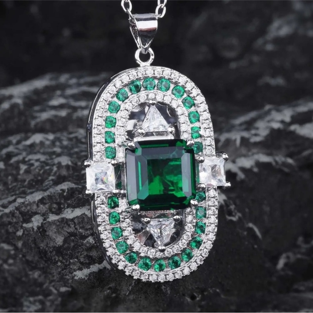 Art Deco Adjustable Green Filigree Statement Ring - Picture 10 of 10